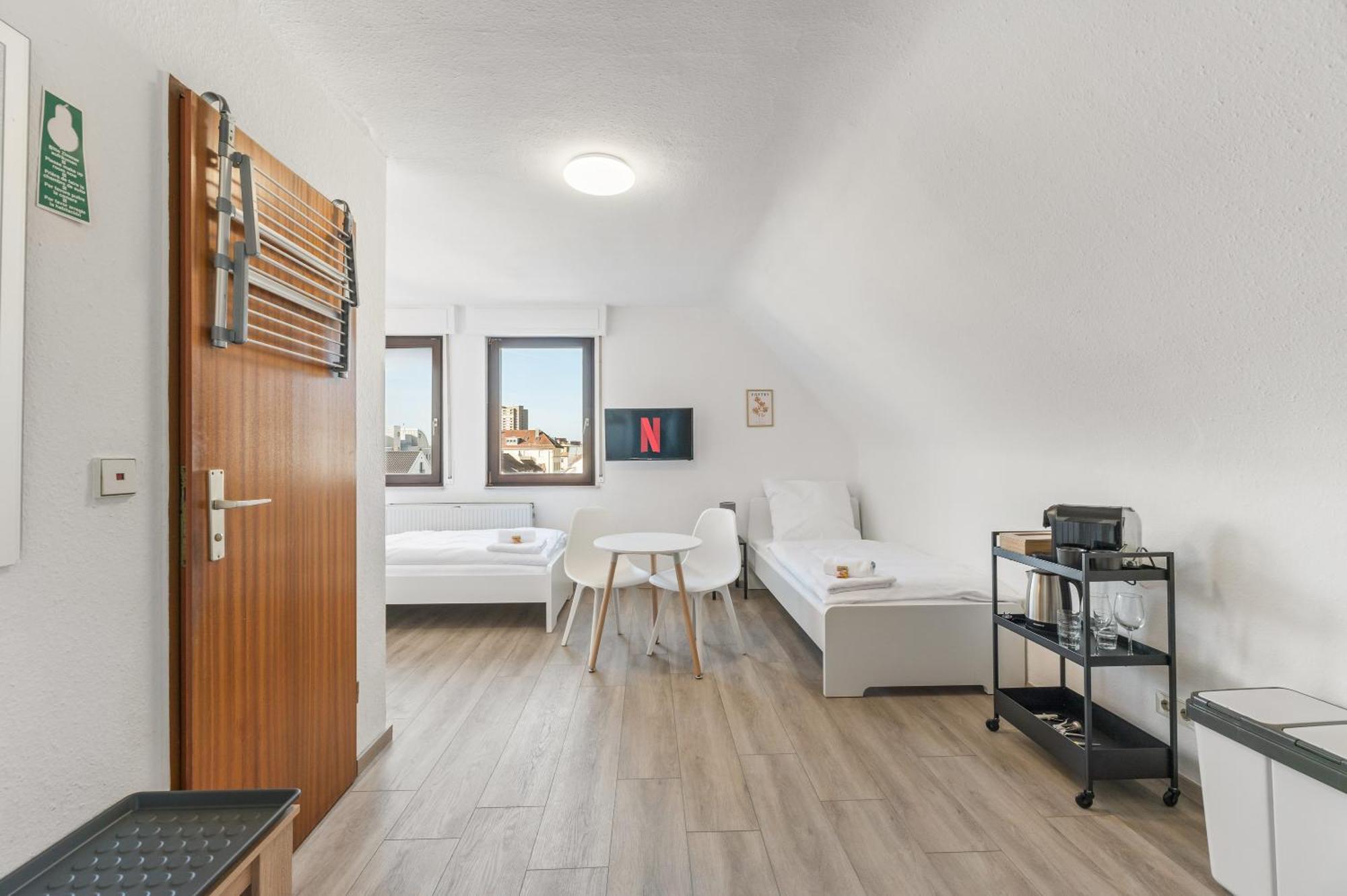 Home2Stay Apartmenthaus Heilbronn City Kitchen Parking Highspeed Wifi Washroom Exterior photo